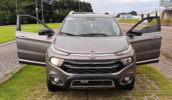FIAT TORO 2.0 16V TURBO DIESEL VOLCANO 4WD AT9